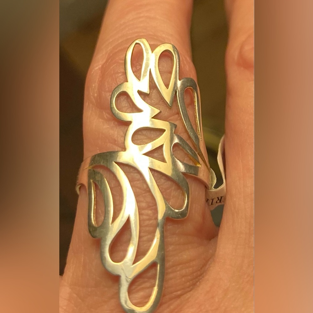 💥BACK IN STOCK💥 925 S/S Size 6 1/2 Swirl Pattern ring💍 😲